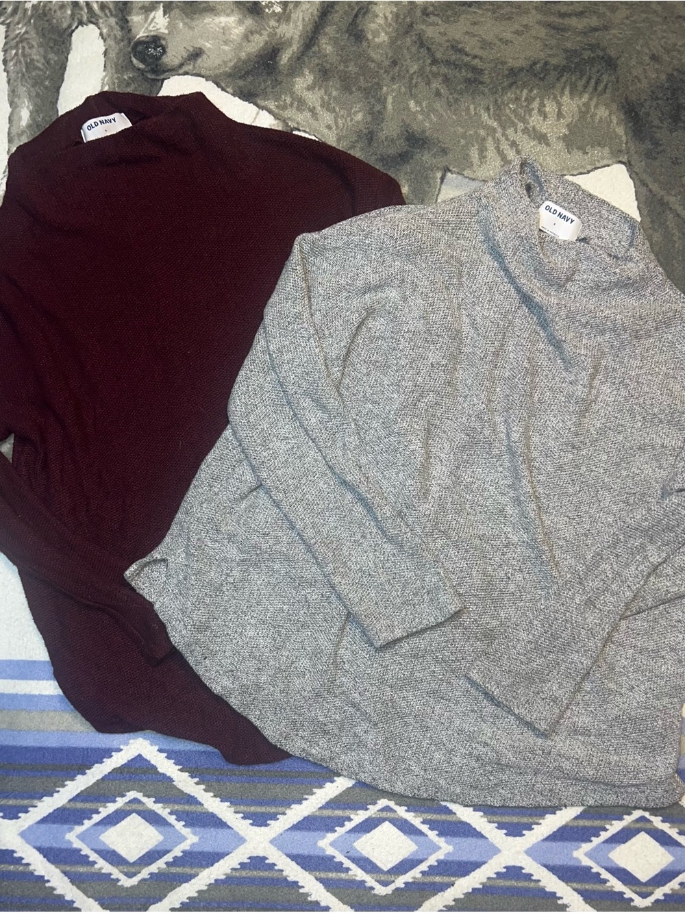 BUNDLE Women’s Mock Neck Grey & Burgundy Sweaters Size S